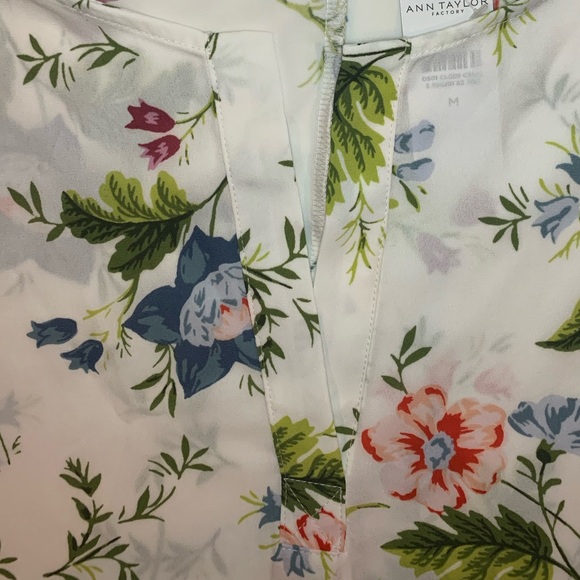 Ann Taylor NWT White with Pink and Blue Flower Blouse medium - Picture 14 of 16